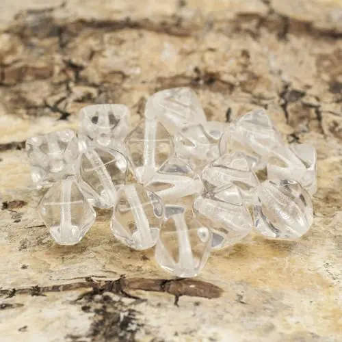 Finns i lager - Glaspärla Oktaeder 6,5x8 mm, Klar (15st)